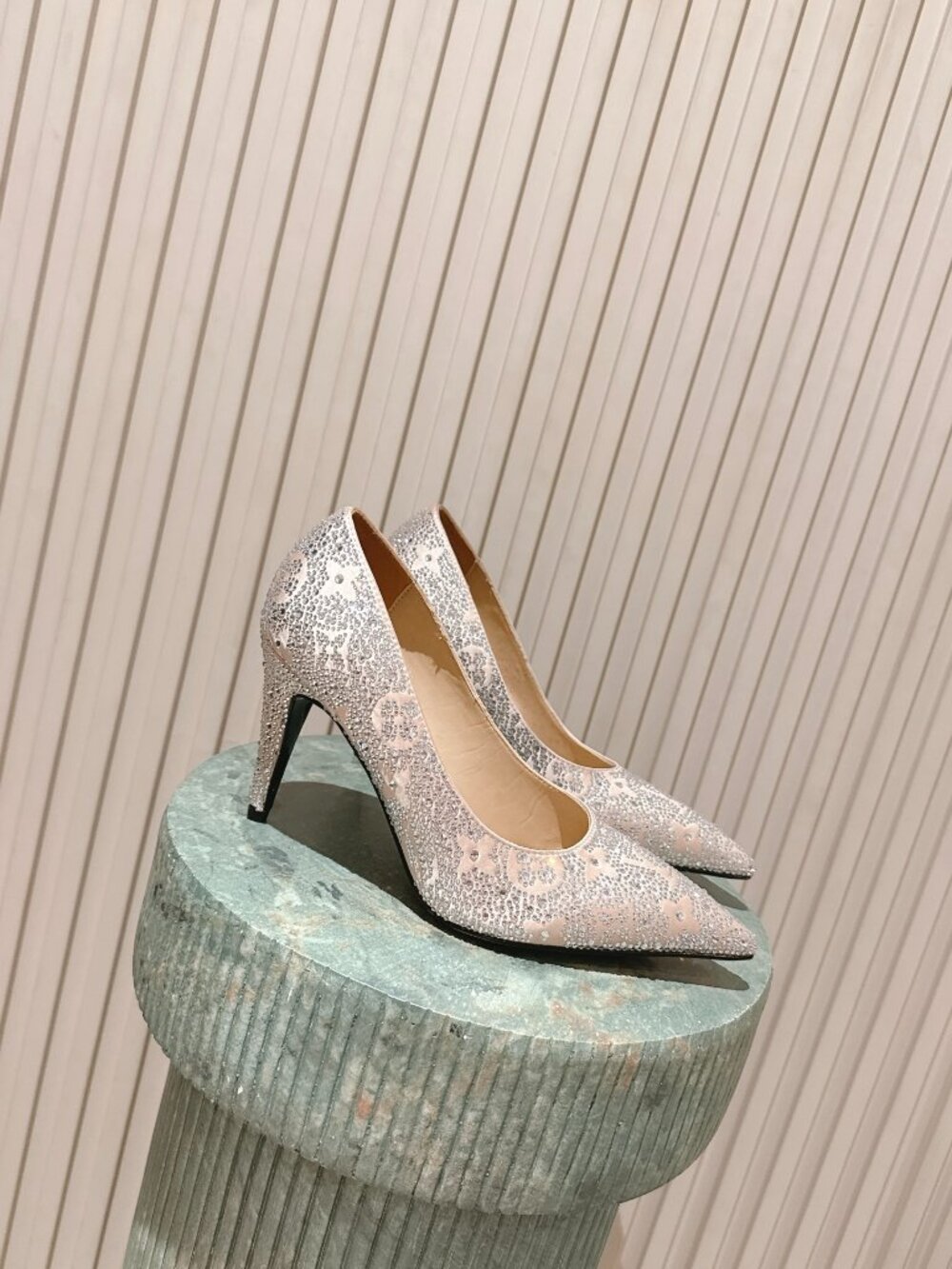 Classic Louis Vuitton Shoes: A Stylish and Versatile Choice for Elegance